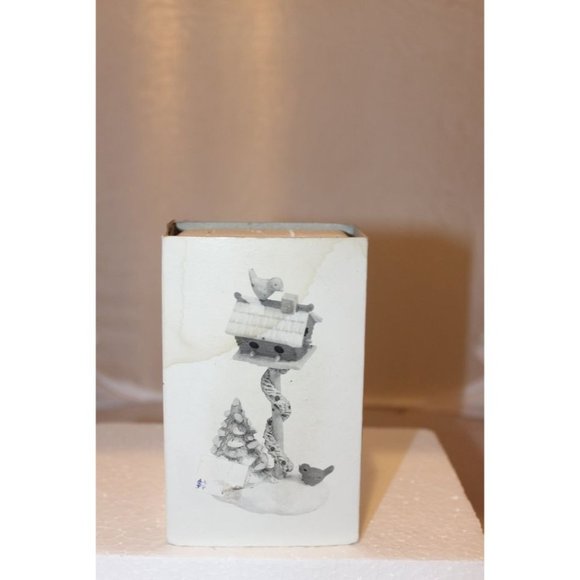 Dept 56 Snow Village - A Home for the Holidays - Picture 4 of 4